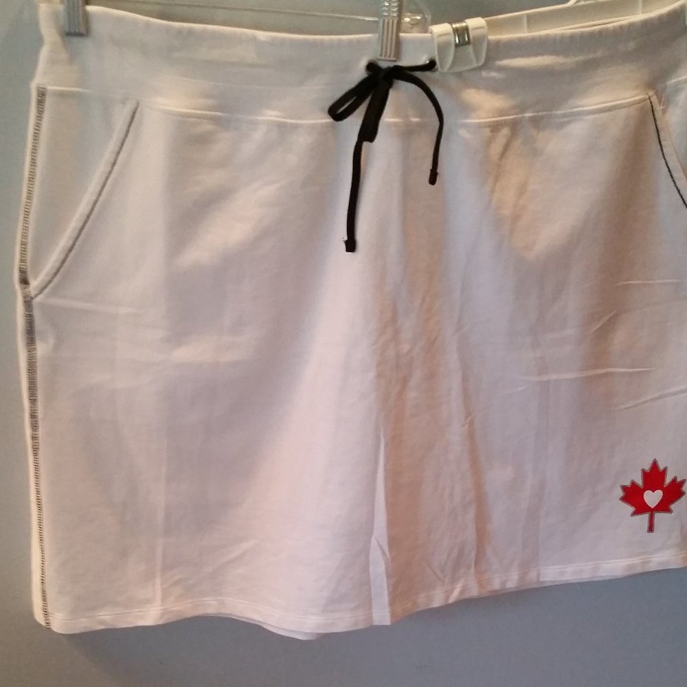 EH! White skort NWOT
